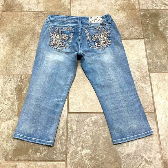 Miss Me Easy Crop Mid Rise Distressed Jeans 31x21.5 Bling Pockets EUC - Picture 13 of 13
